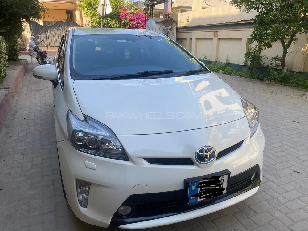 Toyota Prius 2014 for Sale in Faisalabad Image-1