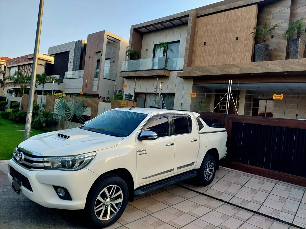 Toyota Hilux 2017 for Sale in Lahore Image-1