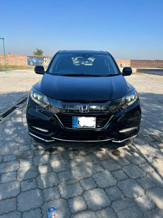 Honda Vezel 2016 for Sale in Chakwal Image-1