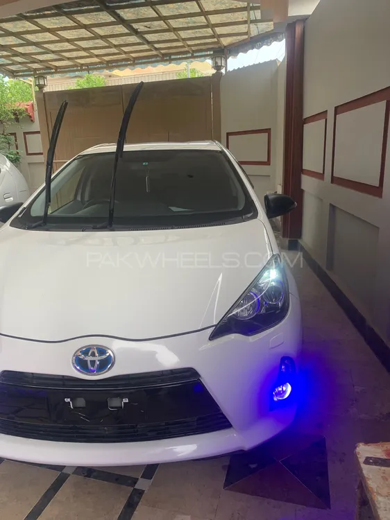 Toyota Aqua 2013 for Sale in Peshawar Image-1