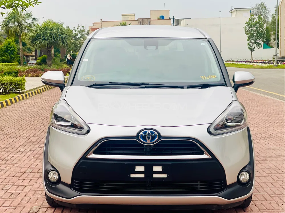 Toyota Sienta 2017 for Sale in Sialkot Image-1