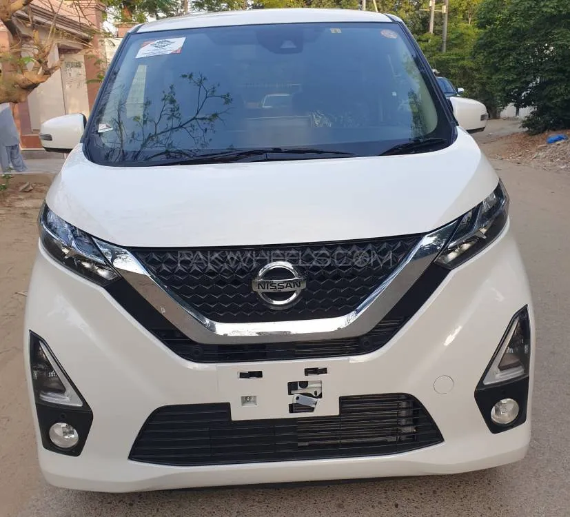 Nissan Dayz Highway Star 2019 for Sale in Karachi Image-1