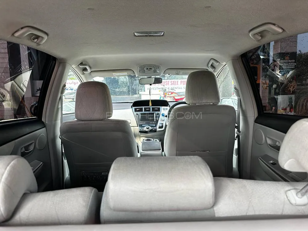 Toyota Prius 2013 for Sale in Lahore Image-1
