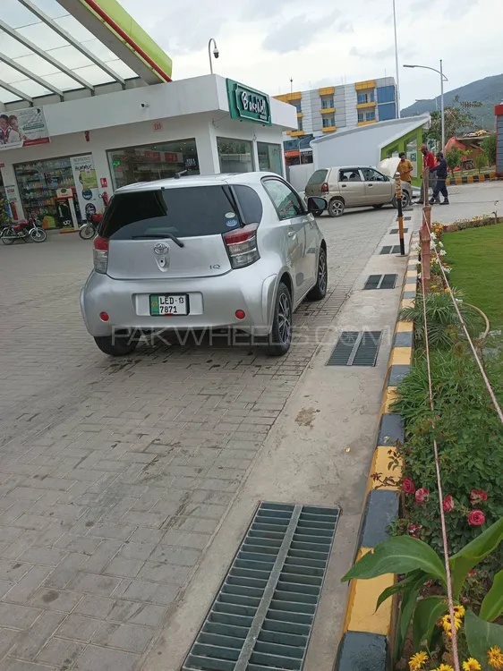 Toyota iQ 2013 for Sale in Islamabad Image-1