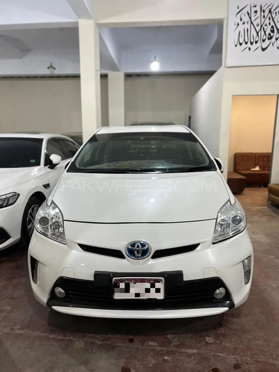 ٹویوٹا پریوس 2013 for Sale in کراچی Image-1