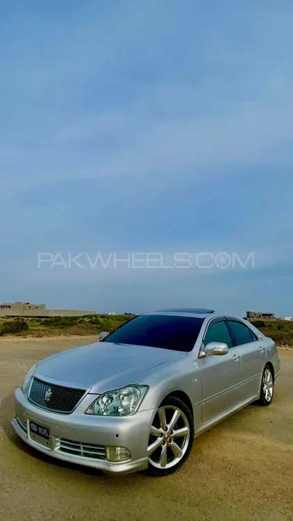 Toyota Crown 2004 for Sale in Karachi Image-1