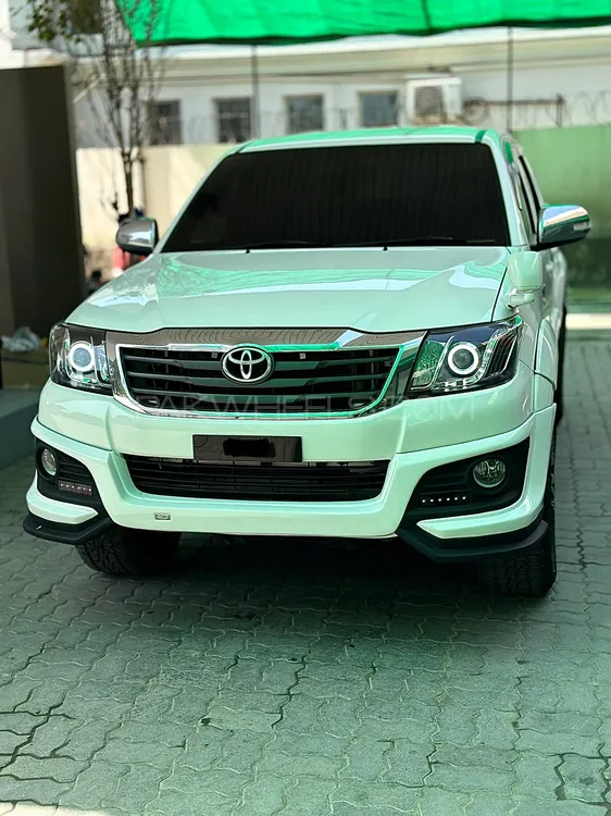 Toyota Hilux 2015 for Sale in Lahore Image-1