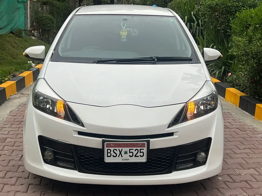 Toyota Vitz 2013 for Sale in Islamabad Image-1