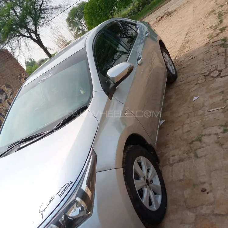 Toyota Corolla 2015 for Sale in Mandi bahauddin Image-1