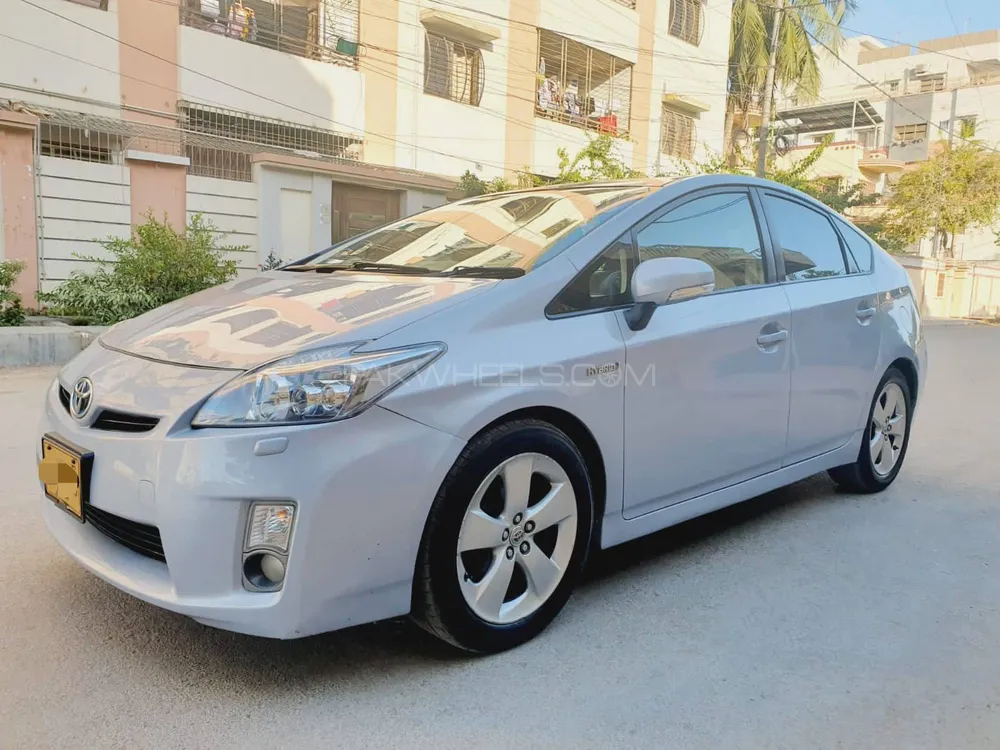 Toyota Prius 2010 for Sale in Karachi Image-1