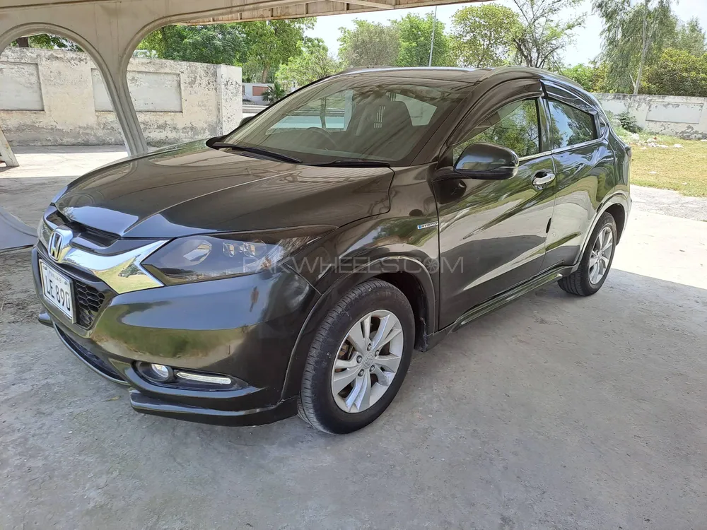 Honda Vezel 2015 for Sale in Islamabad Image-1