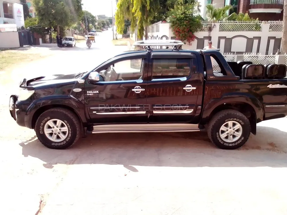 Toyota Hilux 2013 for Sale in Gujar Khan Image-1