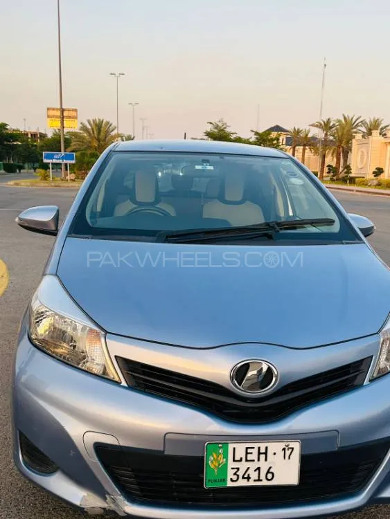 Toyota Vitz 2014 for Sale in Lahore Image-1