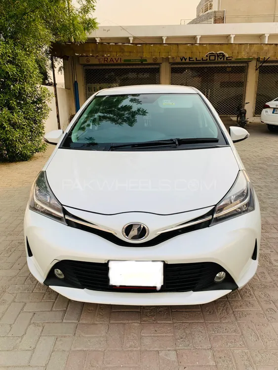 Toyota Vitz 2018 for Sale in Faisalabad Image-1