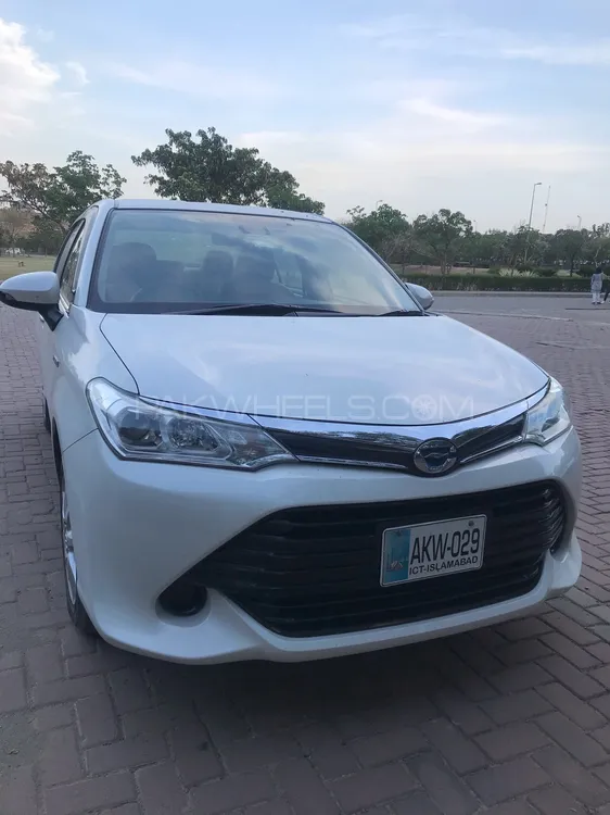Toyota Corolla Axio 2015 for Sale in Islamabad Image-1