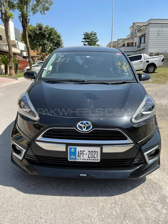 Toyota Sienta 2016 for Sale in Lahore Image-1
