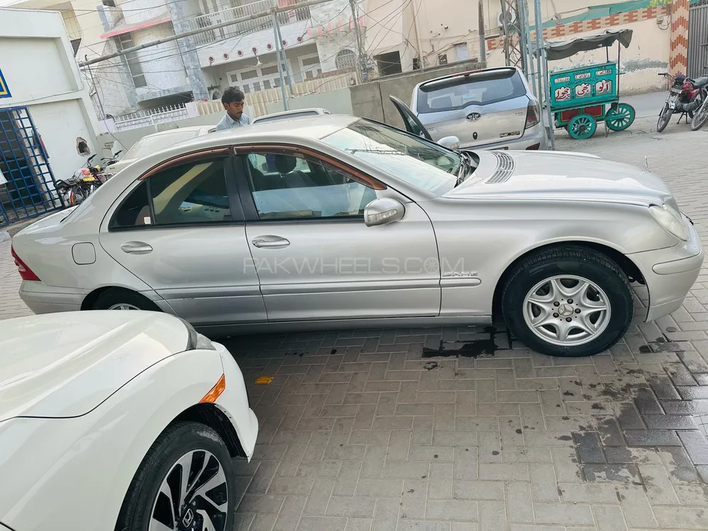 Mercedes Benz C Class 2003 for Sale in Multan Image-1