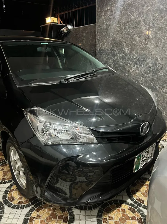 Toyota Vitz 2015 for Sale in Lahore Image-1