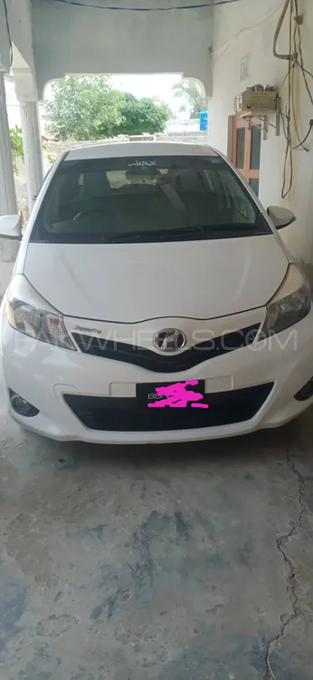 Toyota Vitz 2011 for Sale in Tank Image-1