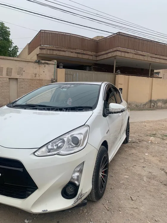 Toyota Aqua 2015 for Sale in Peshawar Image-1