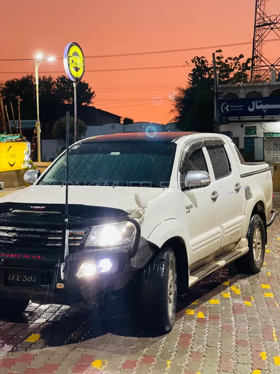 Toyota Hilux 2015 for Sale in Lahore Image-4