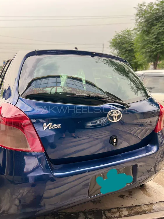 Toyota Vitz 2005 for Sale in Peshawar Image-1