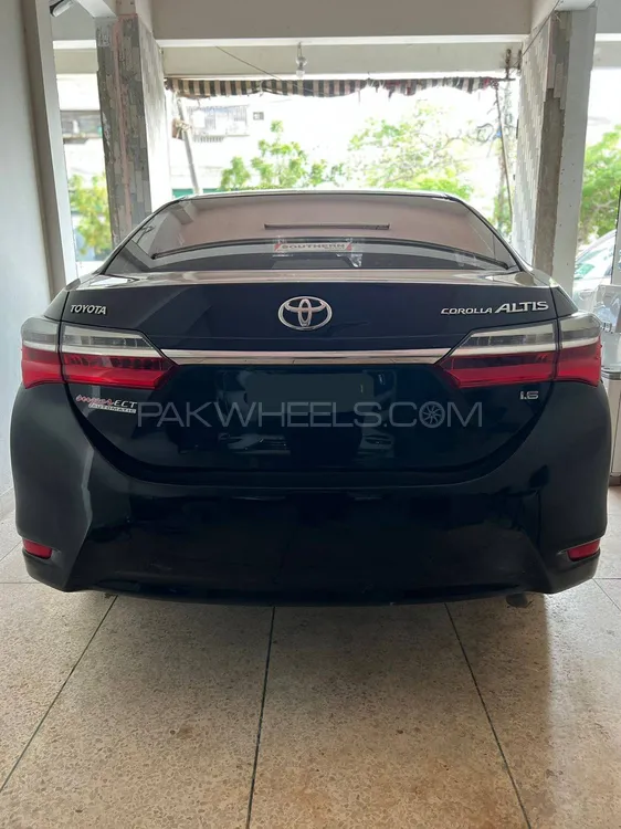 Toyota Corolla 2019 for Sale in Karachi Image-1