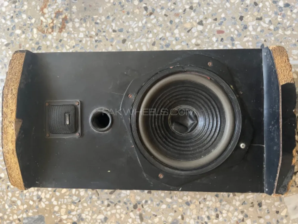 car basser with box  Image-1