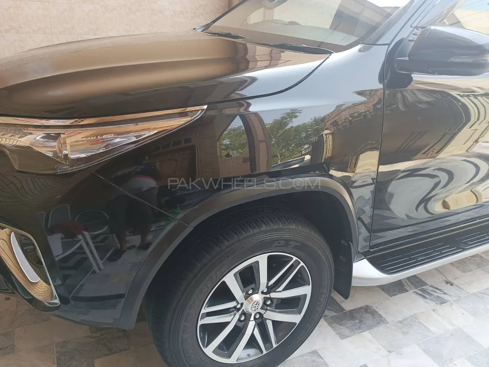 Toyota Fortuner 2020 for Sale in Lahore Image-1