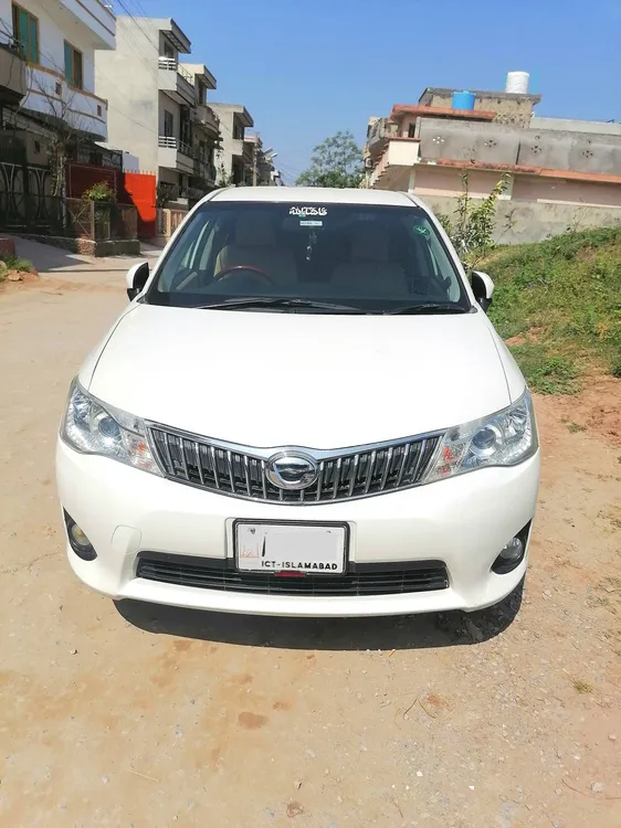 Toyota Corolla Axio 2012 for Sale in Islamabad Image-1