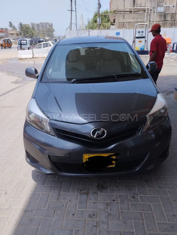 Toyota Vitz 2011 for Sale in Karachi Image-1