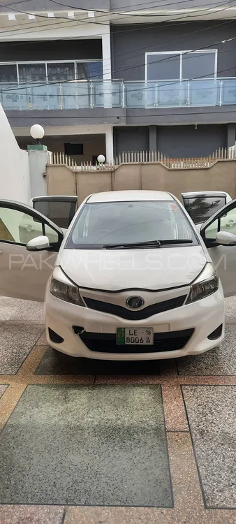 Toyota Vitz 2013 for Sale in Abbottabad Image-1