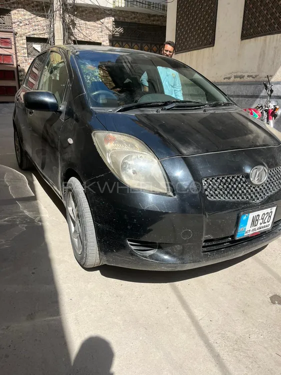 Toyota Vitz 2005 for Sale in Peshawar Image-1