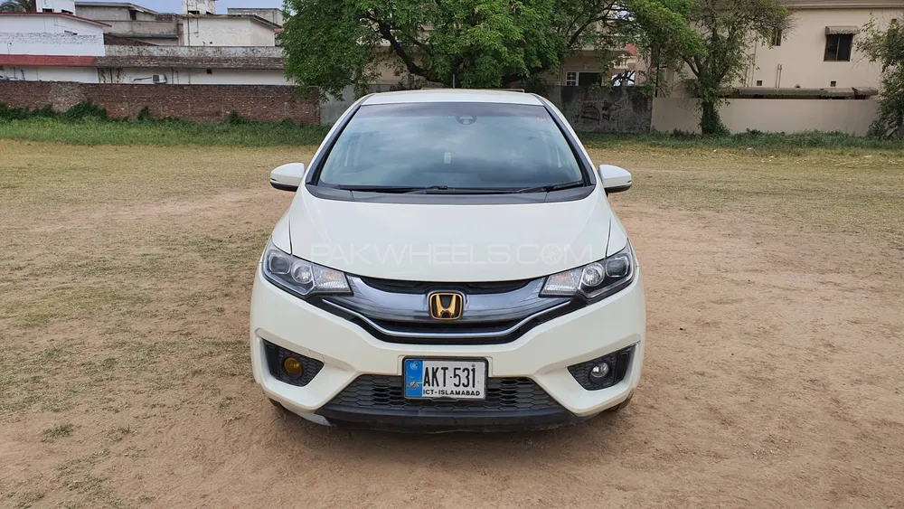 Honda Fit 2017 for Sale in Sialkot Image-1