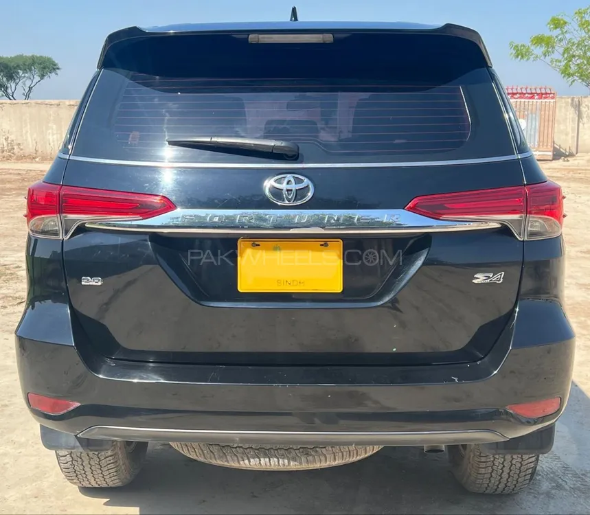 Toyota Fortuner 2020 for Sale in Karachi Image-1