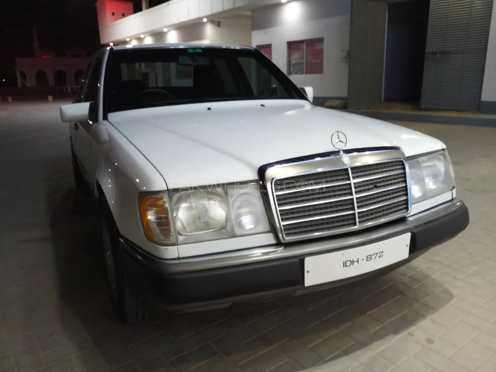 Mercedes Benz E Class 1990 for Sale in Karachi Image-1