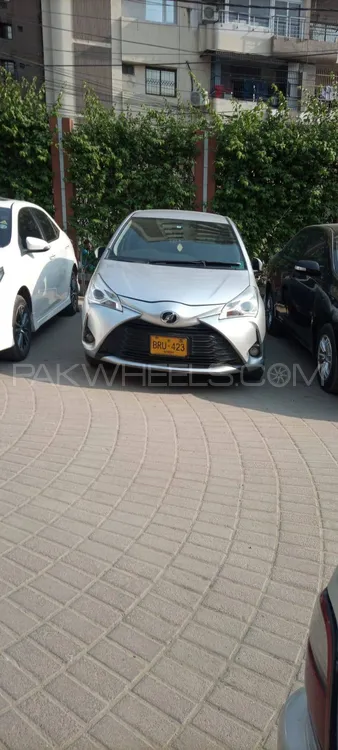 Toyota Vitz 2017 for Sale in Karachi Image-1