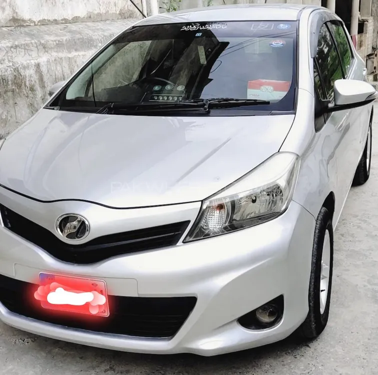 Toyota Vitz 2013 for Sale in Mansehra Image-1