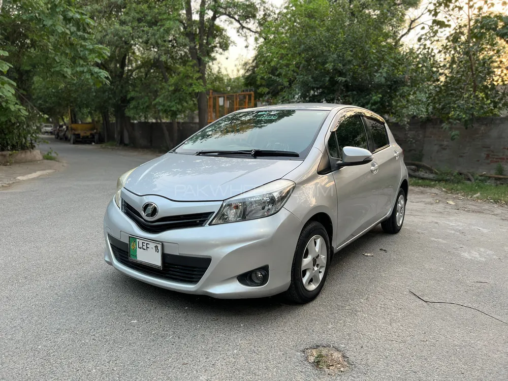 Toyota Vitz 2013 for Sale in Lahore Image-1