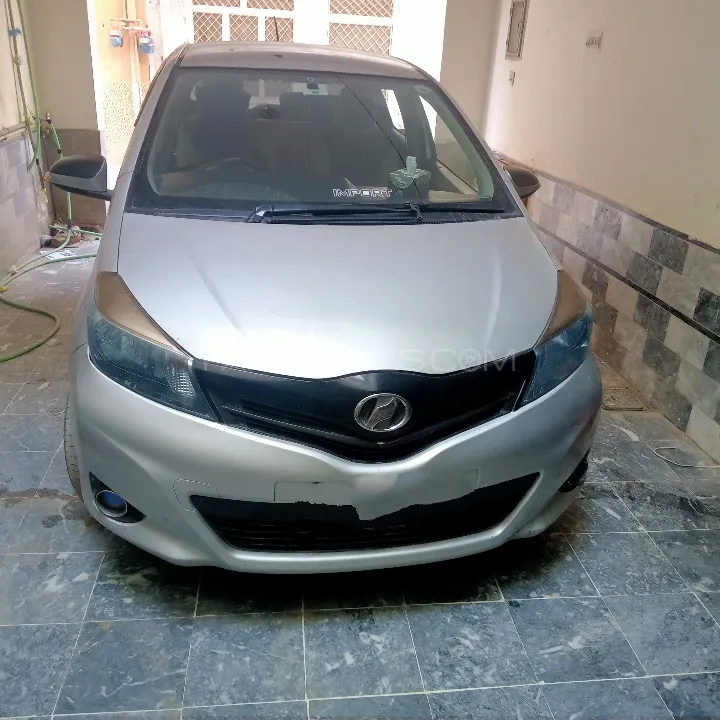 Toyota Vitz 2012 for Sale in Peshawar Image-1