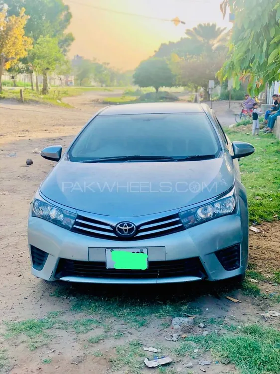 Toyota Corolla 2015 for Sale in Mandi bahauddin Image-1