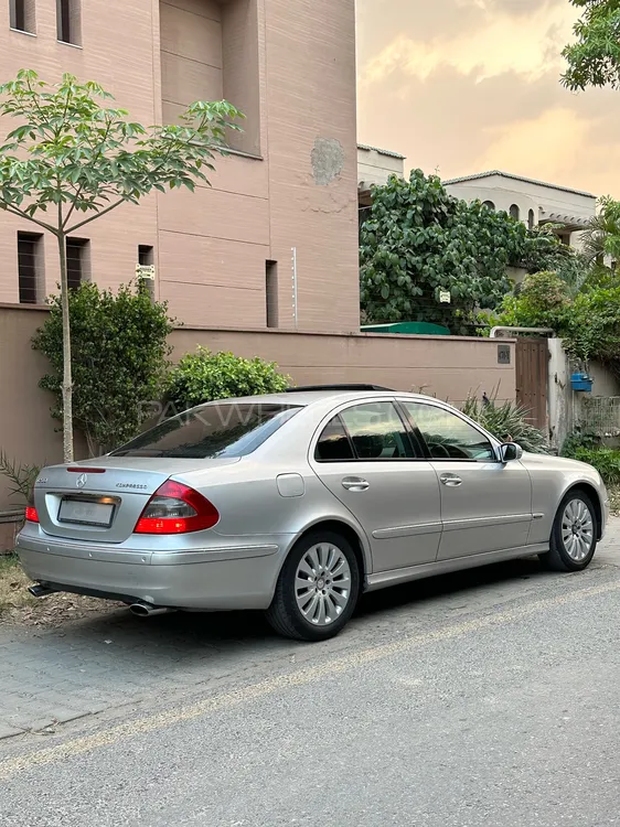 Mercedes Benz E Class 2003 for Sale in Lahore Image-1