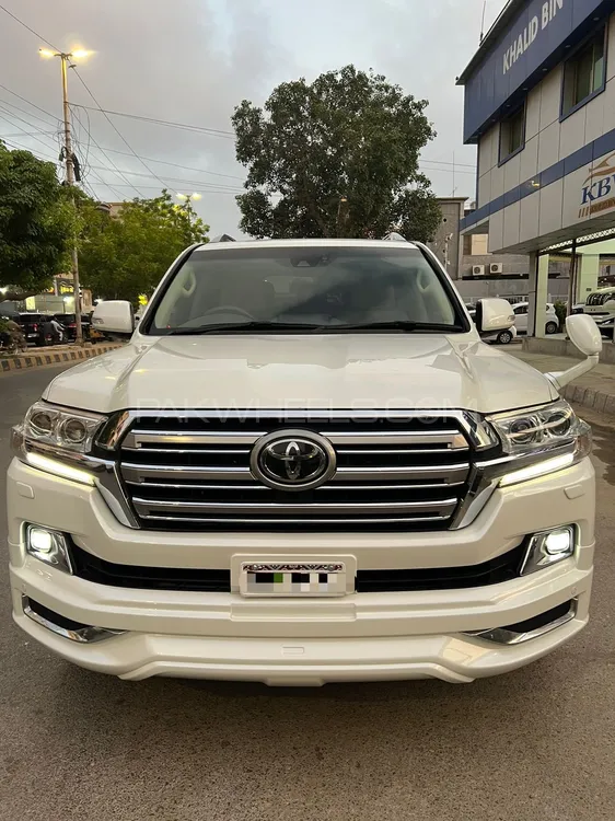 Toyota Land Cruiser 2017 for Sale in Karachi Image-1