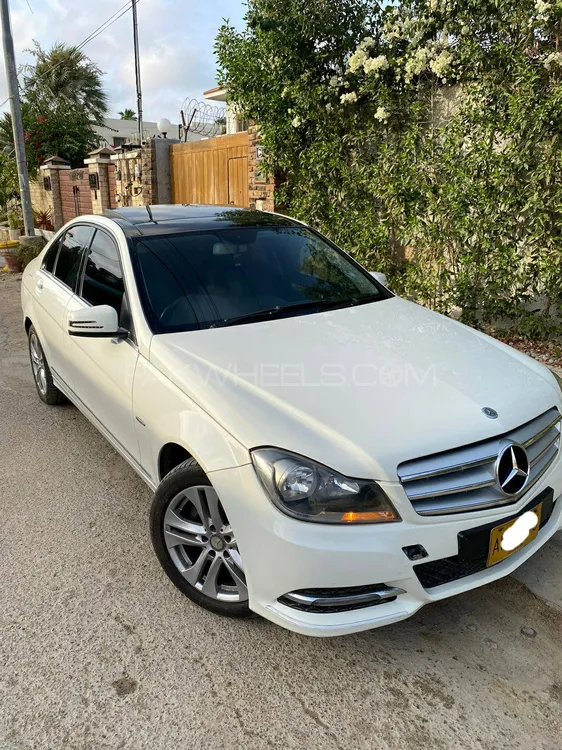 Mercedes Benz C Class 2011 for Sale in Karachi Image-1