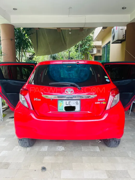 Toyota Vitz 2013 for Sale in Lahore Image-1