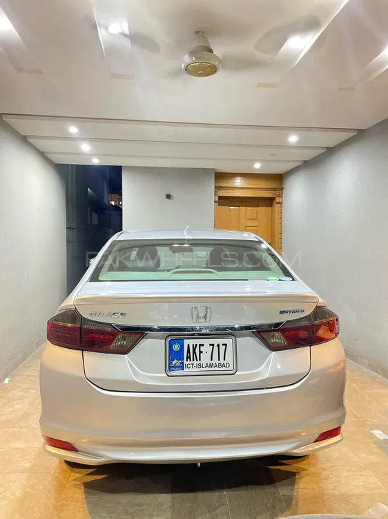 Honda Grace Hybrid 2015 for Sale in Lahore Image-1