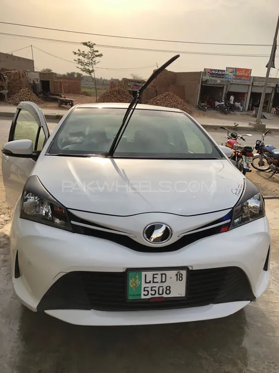 Toyota Vitz 2014 for Sale in Islamabad Image-1