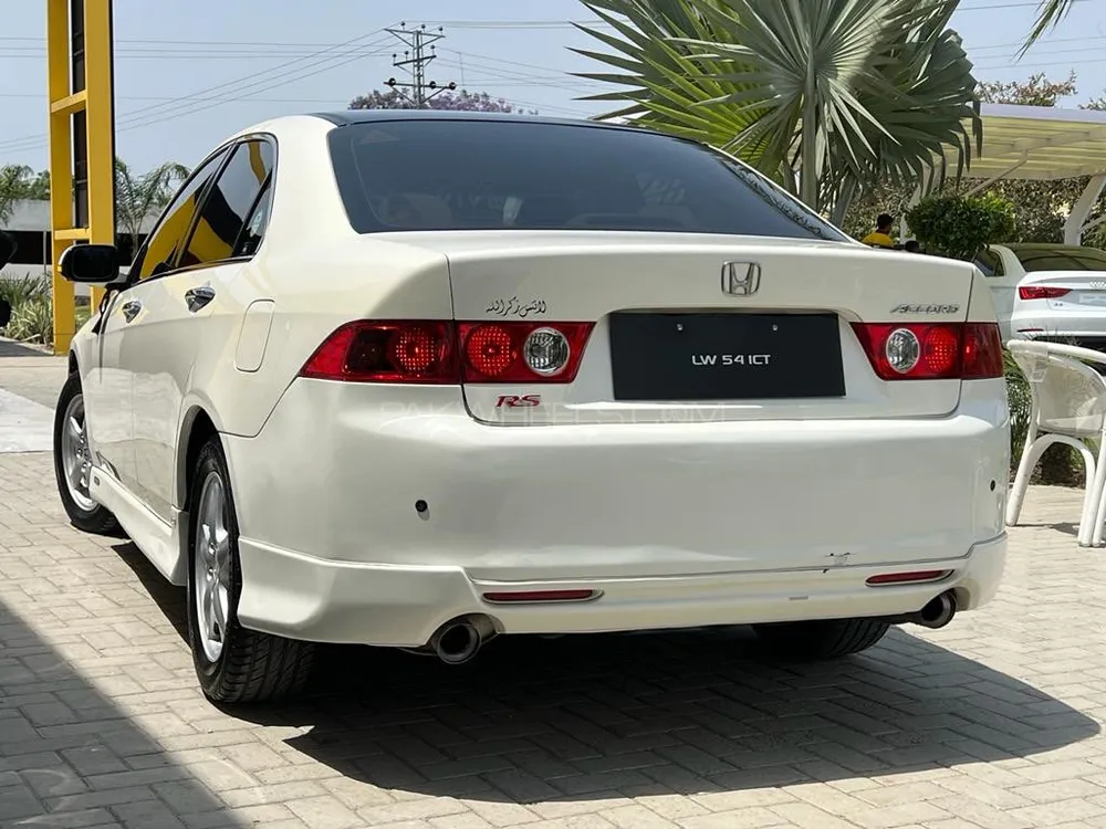 Honda Accord 2004 for Sale in Chakwal Image-1