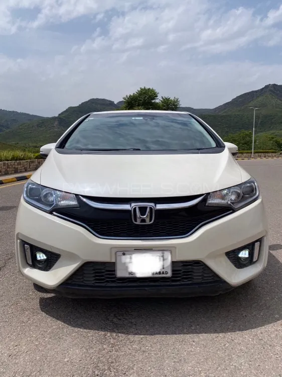 Honda Fit 2015 for Sale in Islamabad Image-1