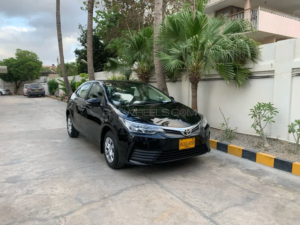 Toyota Corolla 2019 for Sale in Karachi Image-1